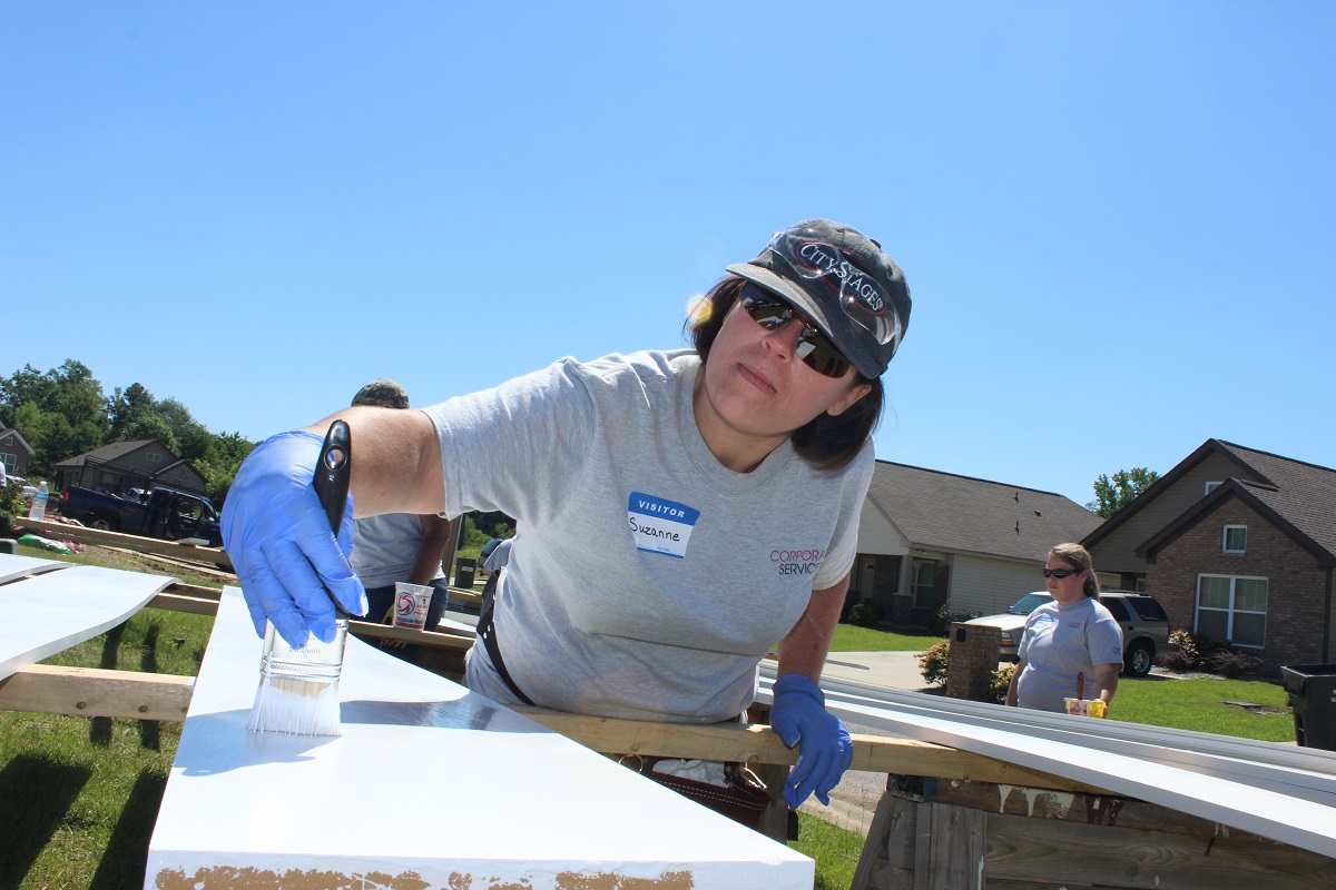 Alabama Working With Habitat For Humanity To Make A Difference | alabama power service organization volunteers turn young Alabama Working With Habitat For Humanity To Make A Difference | alabama power service organization volunteers turn young