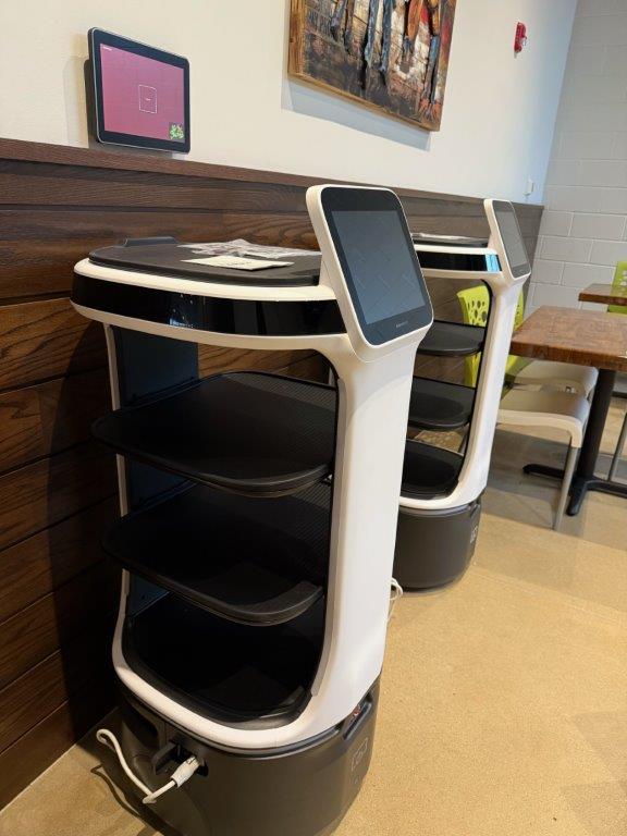 Yo' Mama's recently added a dish-delivering robot named Geoffery. (Susan Swagler / Alabama News Center)